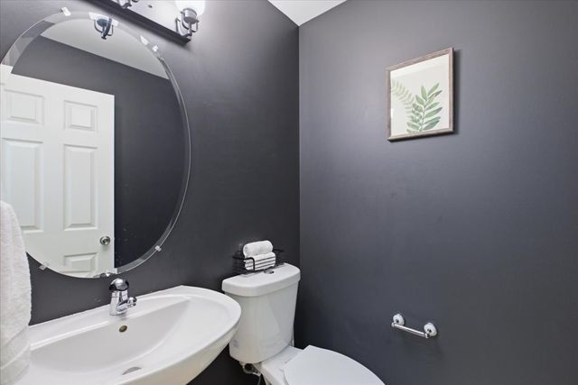 1975 Merlot Court, Wheeling, IL 60090