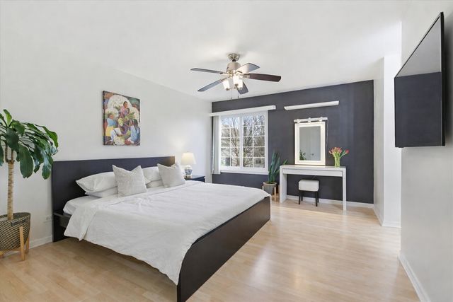 1975 Merlot Court, Wheeling, IL 60090