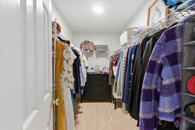 1975 Merlot Court, Wheeling, IL 60090