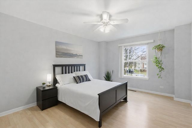 1975 Merlot Court, Wheeling, IL 60090