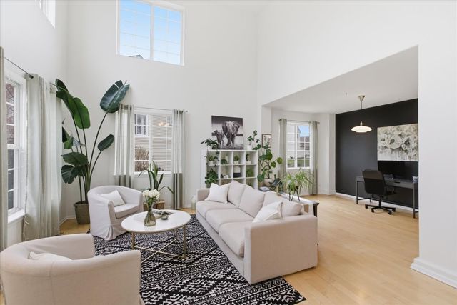 1975 Merlot Court, Wheeling, IL 60090