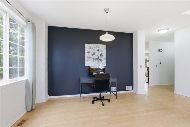 1975 Merlot Court, Wheeling, IL 60090