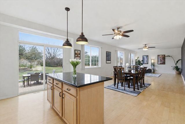 1975 Merlot Court, Wheeling, IL 60090