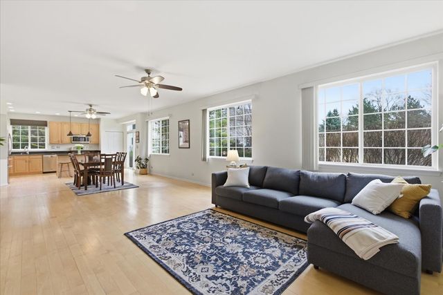 1975 Merlot Court, Wheeling, IL 60090