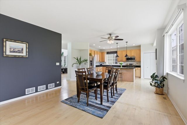 1975 Merlot Court, Wheeling, IL 60090