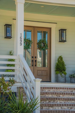 1699 Crab Bank Drive, Mount Pleasant, SC 29466