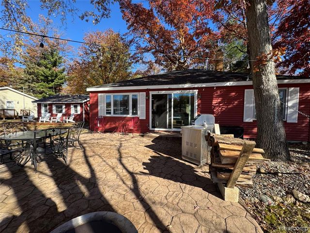 7099 Jose Lake Road, South Branch, MI 48761