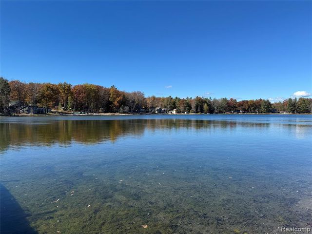 7099 Jose Lake Road, South Branch, MI 48761