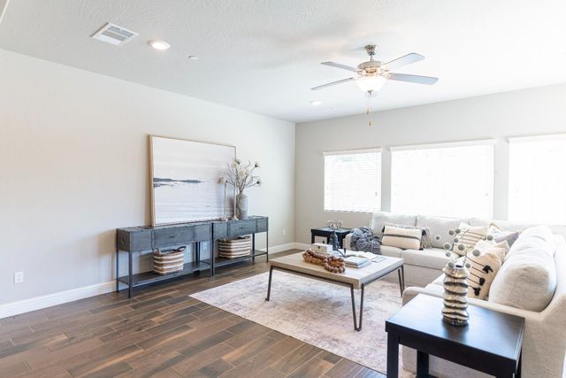 4158 Duncan Avenue, Clovis, CA 93619
