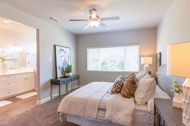4158 Duncan Avenue, Clovis, CA 93619