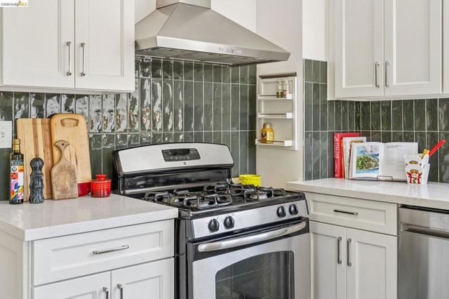 264 MARLOW DRIVE, Oakland, CA 94605