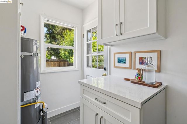 264 MARLOW DRIVE, Oakland, CA 94605