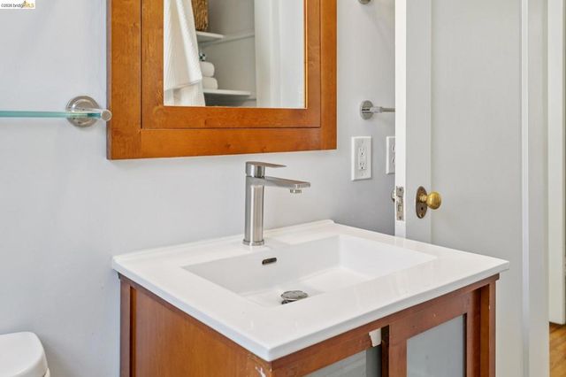 264 MARLOW DRIVE, Oakland, CA 94605