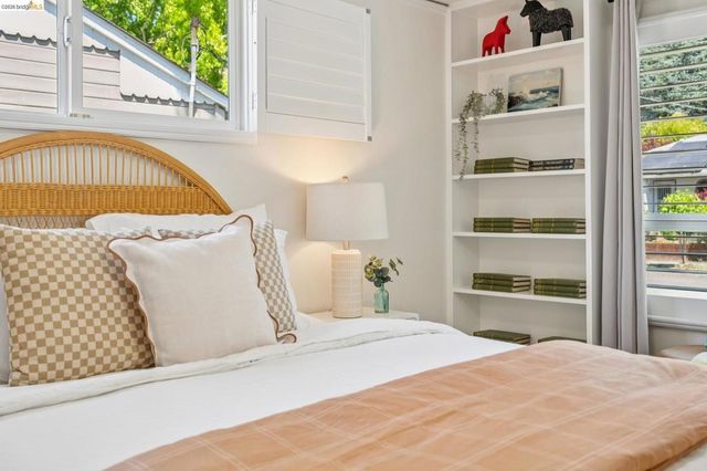 264 MARLOW DRIVE, Oakland, CA 94605