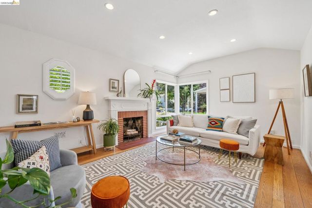 264 MARLOW DRIVE, Oakland, CA 94605