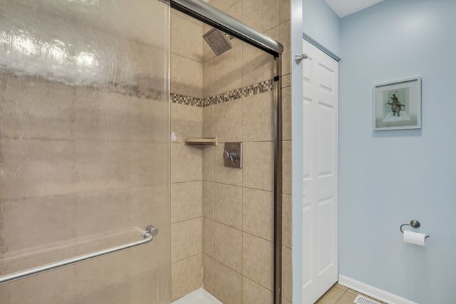 6183 Old Farm Lane, Gurnee, IL 60031