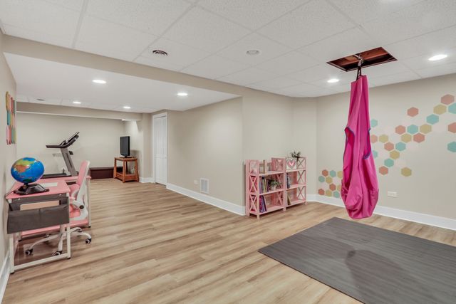 6183 Old Farm Lane, Gurnee, IL 60031