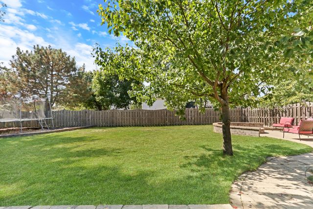 6183 Old Farm Lane, Gurnee, IL 60031