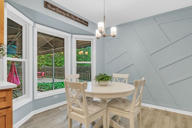 6183 Old Farm Lane, Gurnee, IL 60031