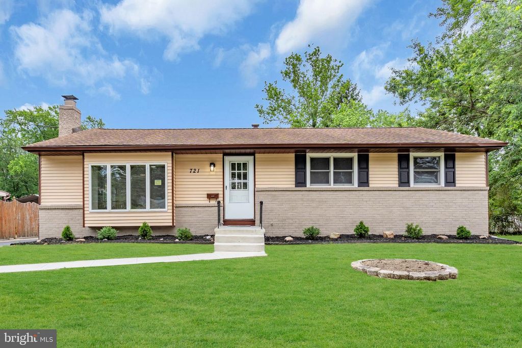 721 MILDRED AVE, Somerdale, NJ 08083