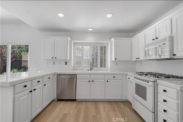 17333 San Jose Street, Granada Hills, CA 91344