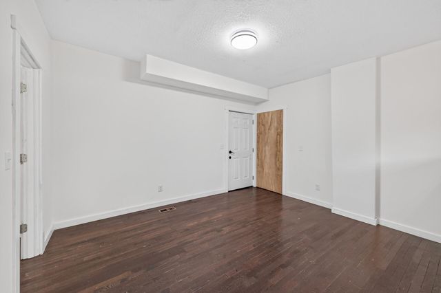 736 Plum Street, Saint Paul, MN 55106