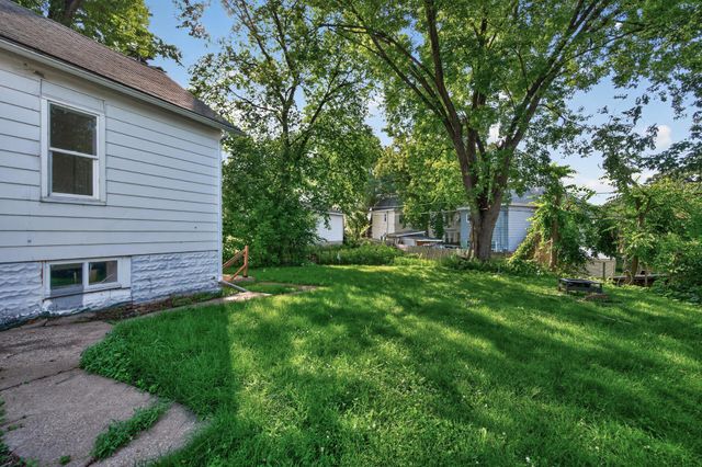 736 Plum Street, Saint Paul, MN 55106