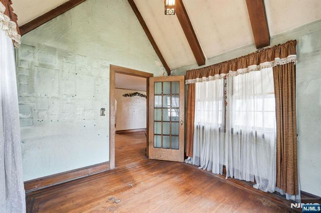 192 Kings Court, Teaneck, NJ 07666