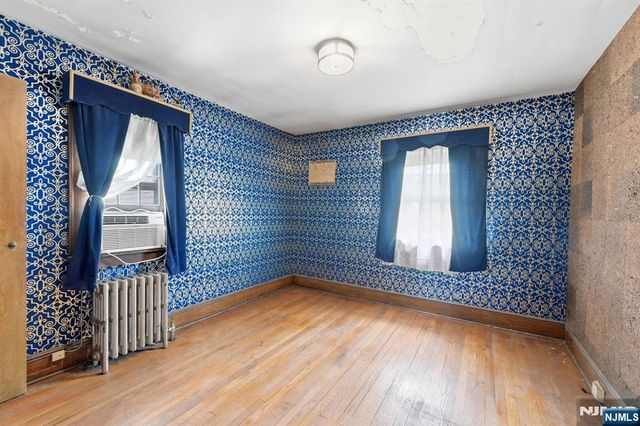192 Kings Court, Teaneck, NJ 07666