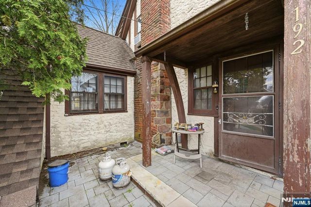 192 Kings Court, Teaneck, NJ 07666