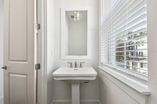 1951 RISBY ALLEY, Orlando, FL 32803