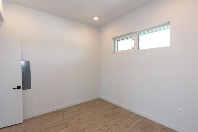 4004 Banister LN 208, Austin, TX 78704