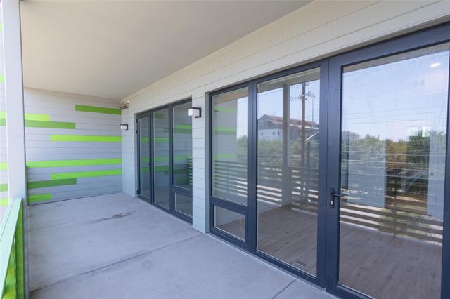 4004 Banister LN 208, Austin, TX 78704