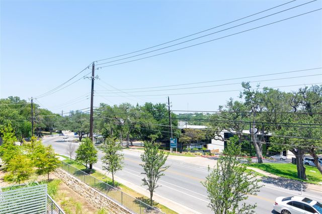 4004 Banister LN 208, Austin, TX 78704