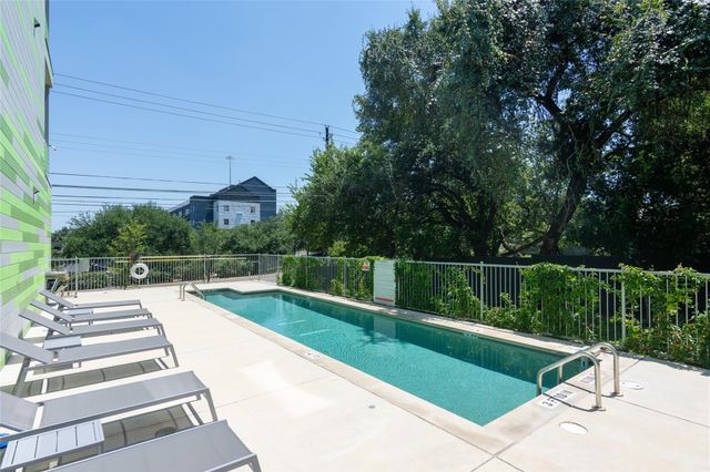 4004 Banister LN 208, Austin, TX 78704