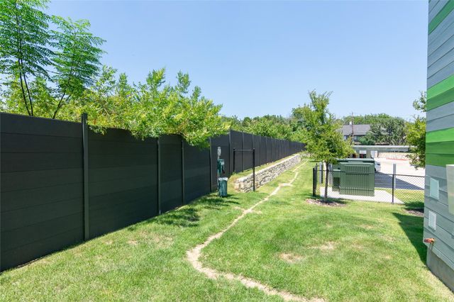 4004 Banister LN 208, Austin, TX 78704