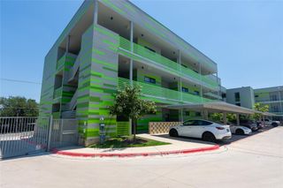 4004 Banister LN 208, Austin, TX 78704