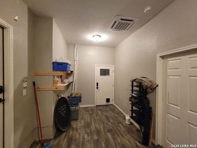 254 County Road 6876, Natalia, TX 78059