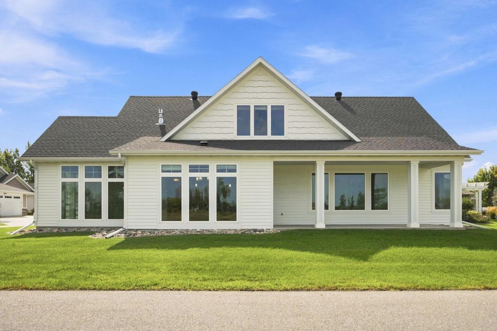 4538 65th Street S, Fargo, ND 58104