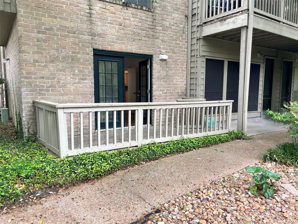 2100 Tanglewilde Street 597, Houston, TX 77063