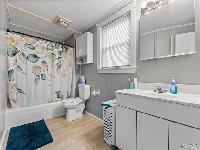 301 W Hanover Street, New Baden, IL 62265