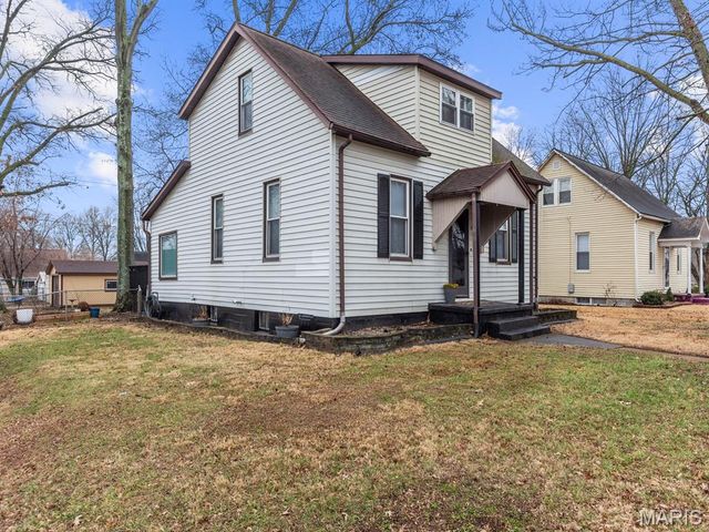 301 W Hanover Street, New Baden, IL 62265