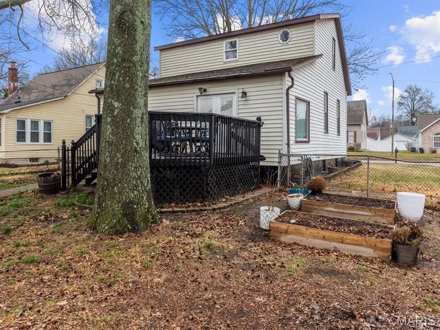 301 W Hanover Street, New Baden, IL 62265