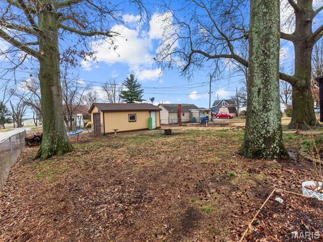 301 W Hanover Street, New Baden, IL 62265