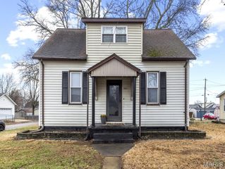 301 W Hanover Street, New Baden, IL 62265