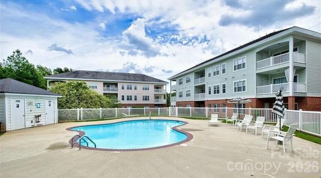8633 Coralbell Lane, Charlotte, NC 28213