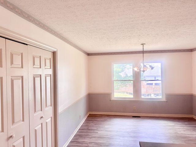 141 S Palmers Chapel Rd, White House, TN 37188