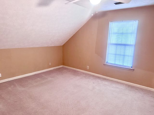 141 S Palmers Chapel Rd, White House, TN 37188