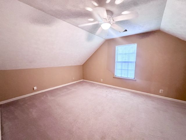 141 S Palmers Chapel Rd, White House, TN 37188