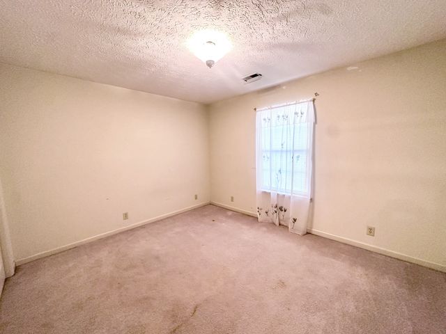 141 S Palmers Chapel Rd, White House, TN 37188